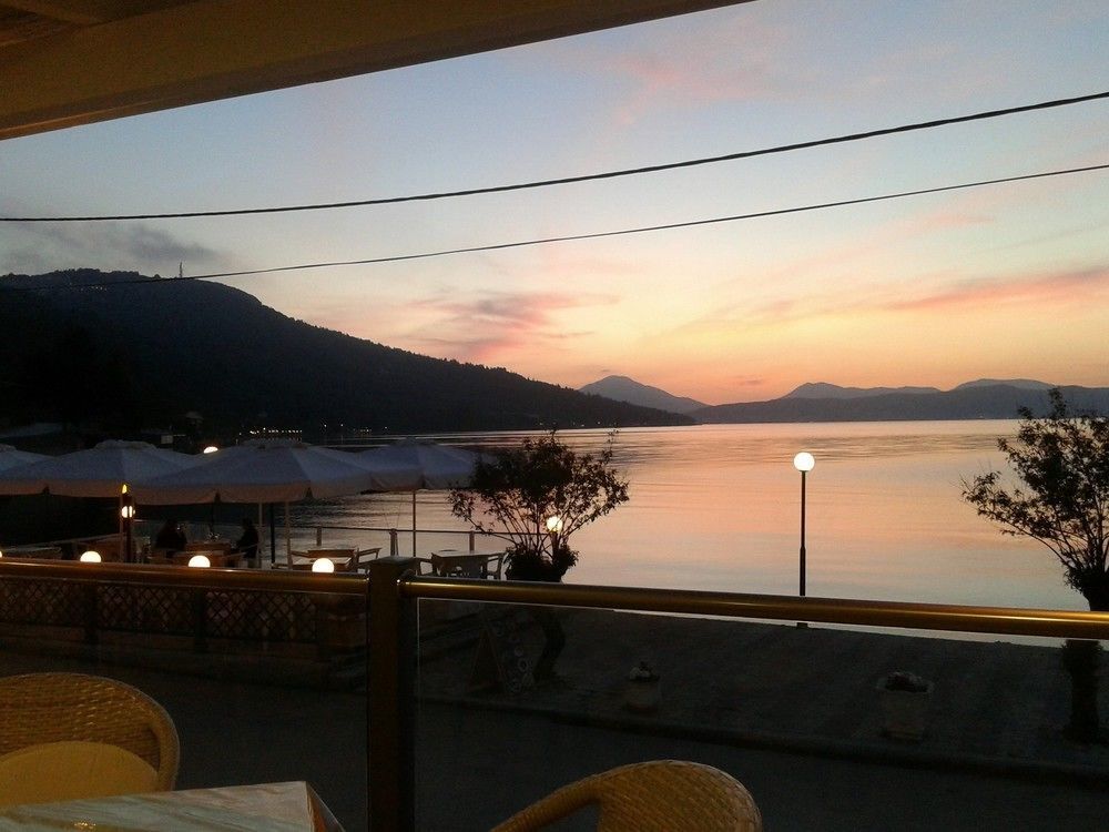 Golden Sunset Hotel Mpoukaris Bagian luar foto