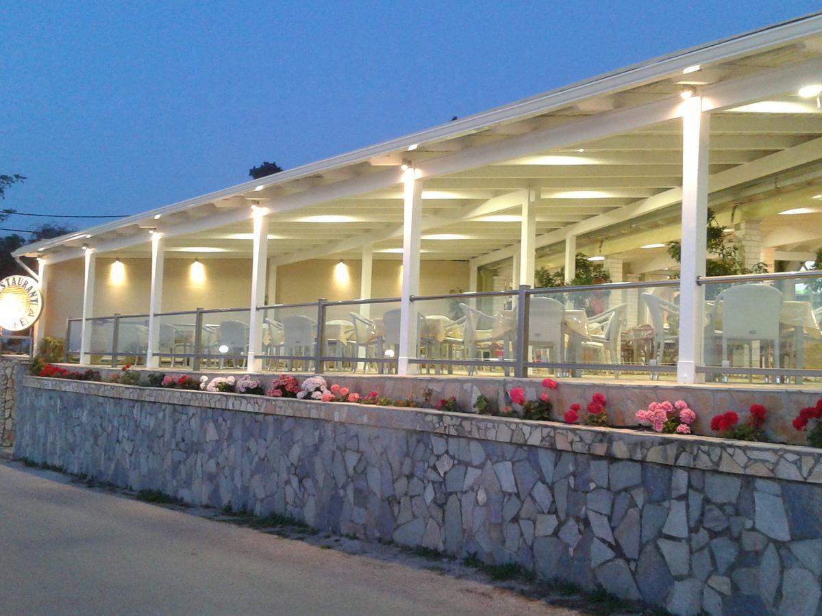 Golden Sunset Hotel Mpoukaris Bagian luar foto