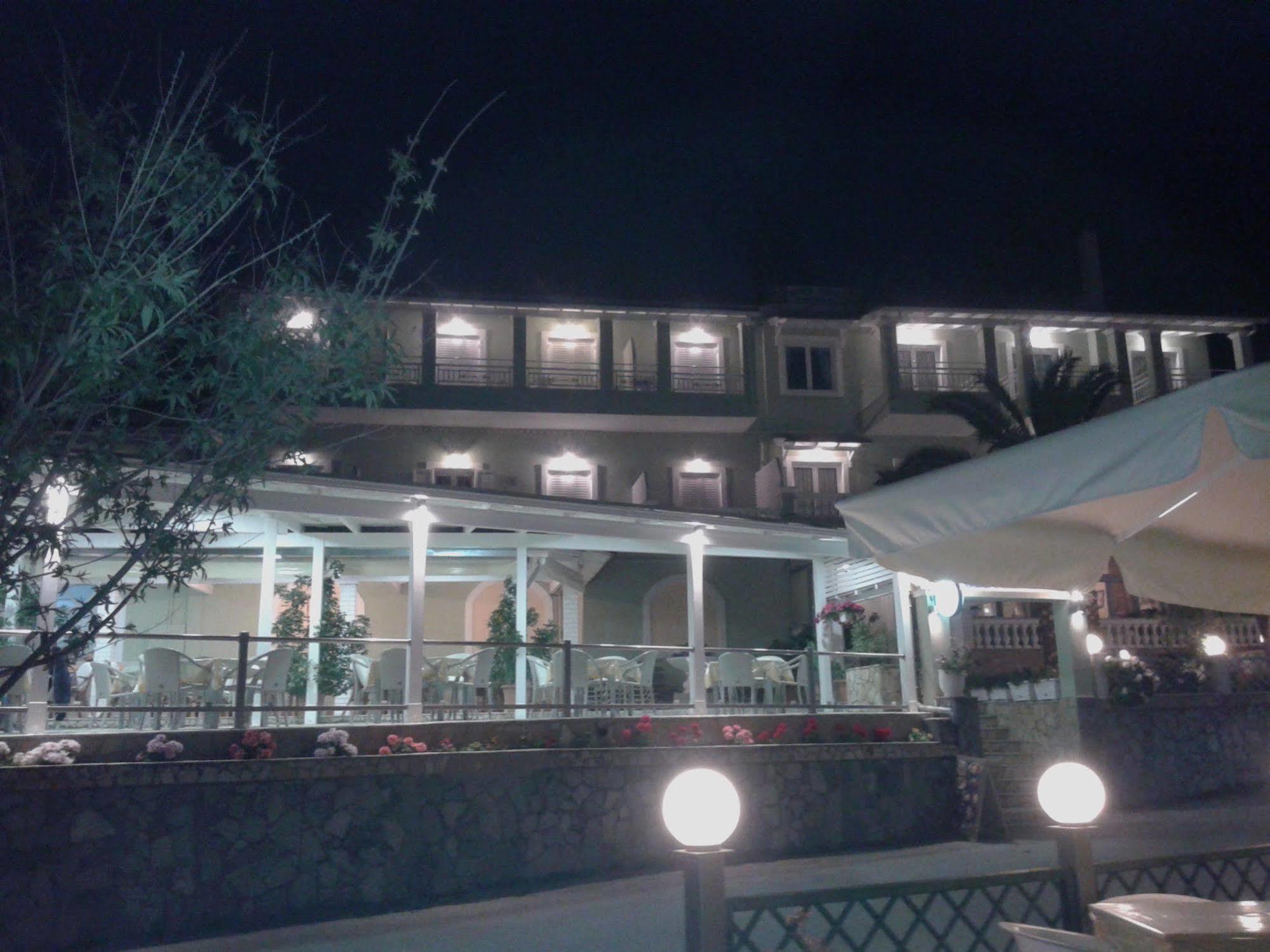Golden Sunset Hotel Mpoukaris Bagian luar foto